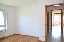 Schlafzimmer Gepflegte Wohnung mit Einbauk�che, Balkon und Tiefgaragenstellplatz