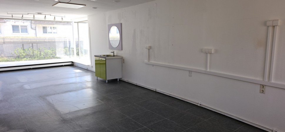 Ehemaliger Friseursalon Zweifamilienhaus Lo�burg