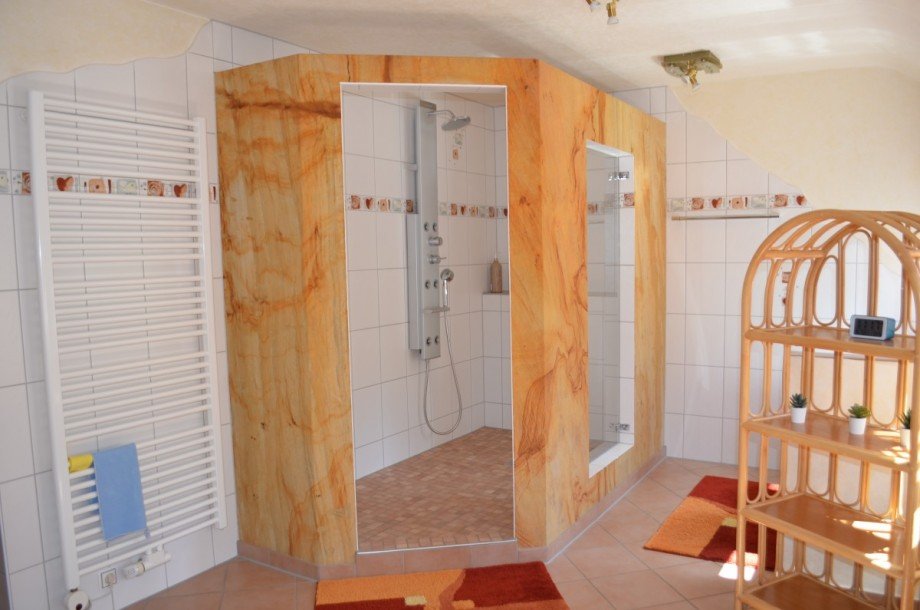 Tageslichtbad im 2. Obergeschoss Haus Baiersbronn