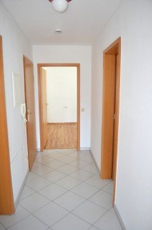 Flur Gepflegte Wohnung mit Einbauk�che, Balkon und Tiefgaragenstellplatz