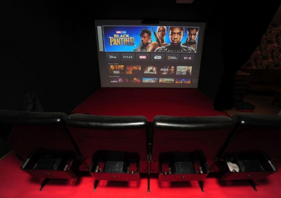 Heimkinobereich im Kellergeschoss Haus Baiersbronn