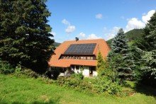 Hausansicht Ger�umiges Zuhause mit beeindruckender Aussicht, gro�en Balkonen und Terrasse